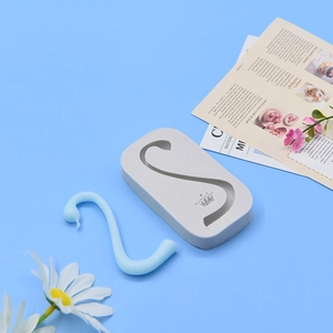 Macro dello stampo in silicone a collo di cigno con rilievo corona e fondente