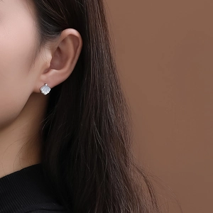 Elegant S925 silver ginkgo leaf stud earrings with white mother of pearl and small zircon