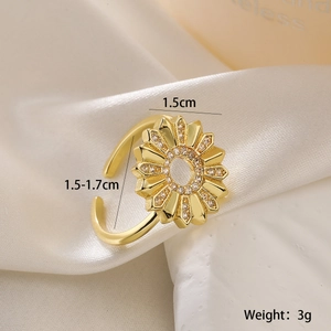 Detailed view of 18K gold plated sunflower ring with cubic zirconia and 1.5cm flower size