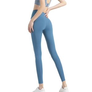High-waisted yoga leggings in mist blue with side pockets and peach lift contour