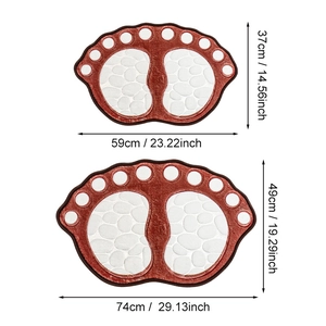 Detailed size chart for two thick coral fleece bathroom mats with footprint pattern