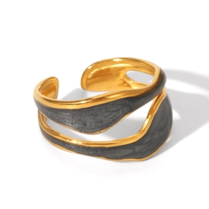 Modern double-layer wavy gold open ring with charcoal grey enamel drip oil texture