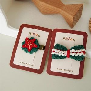 Barrettes sapin de Noël tricotées main avec étoiles rouges et nœuds décoratifs