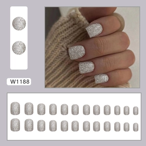 Short square silver glitter press-on nails set with 24 pieces in 12 sizes model W1188