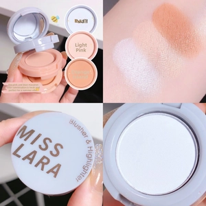 Vue macro de la palette Miss Lara trois couleurs avec enlumineur, fard et swatches