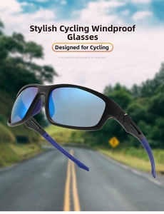 Dettaglio di occhiali da ciclismo con lenti a specchio blu e gommini antiscivolo