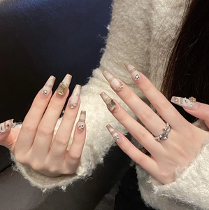 Faux ongles dégradés œil de chat forme cercueil avec strass et perles élégantes