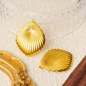 Minimalist gold shell pendant charms in stainless steel for DIY jewelry necklace making