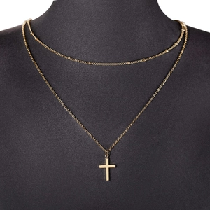 Collana a doppio strato in acciaio inossidabile dorato con catena a sfere e croce
