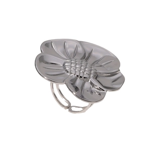 Vintage silver flower open ring in stainless steel with a minimalist poppy petal design