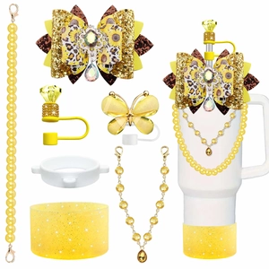 Kit accessori con fiocco leopardato giallo e catena oro per bicchiere Stanley bianco