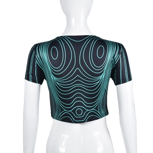 Vue arrière d'un crop top moulant avec motif vagues abstraites sur un mannequin de couture