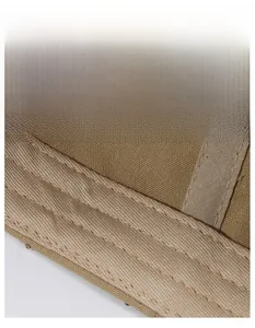 Détail du bandeau absorbant élargi dans la casquette de baseball en coton kaki respirant