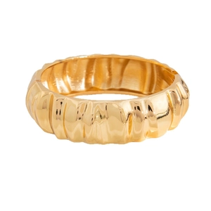 Bracciale rigido dorato spesso con design a onde irregolari e finitura lucida