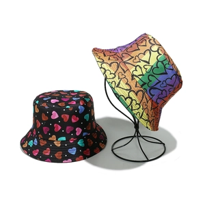 Cappello Da Pescatore Stampa A Cuore Strisce Arcobaleno Poliestere Protezione Solare Estate Moda Casual Per Donne