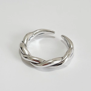 925 sterling silver open ring featuring a vintage braided rope texture on a white background