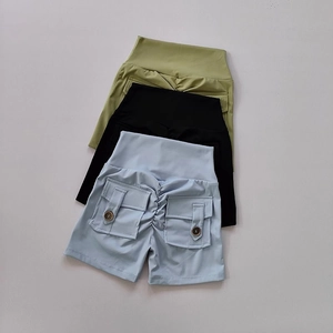 Short de yoga taille haute avec poches et effet push-up en vert, noir et bleu
