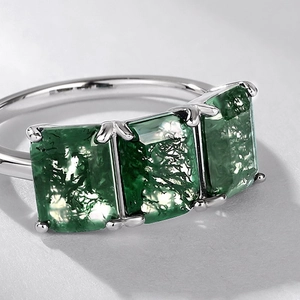 S925 sterling silver ring featuring three rectangular green moss agate gemstones
