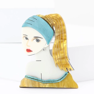 Creative Acrylic Girl Portrait Brooch Personalized Yellow Hair Character Corsage Fashion Accessories For Women Clothing Jewelry Pin