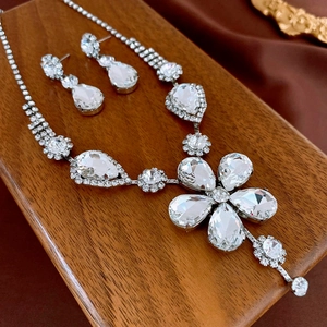 Fiore Farfalla Goccia Strass Collana E Orecchini Rame Lusso Matrimonio Gioielli Per Donne Elegante Tono Argento