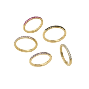 Ensemble de bagues dorées en acier titane avec pavage de zircons colorés élégants