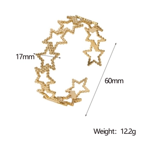 Dimensioni dettagliate del bracciale a stelle dorate, larghezza 17mm e diametro 60mm