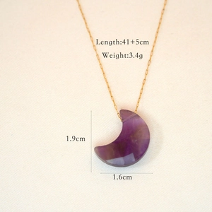 Detail of amethyst crescent moon pendant with 41+5cm gold chain and 3.4g weight