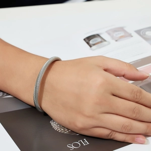 Men's minimalist stainless steel cable wire open cuff bracelet with silver twisted texture