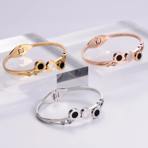 Stainless Steel Cuff Bangle Bracelet For Women With 18K Gold Plated Roman Numerals Shell Charms Elegant Jewelry