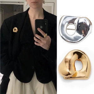 Minimalistische Geometrische Brosche Anstecknadel Unregelmäßige Legierung Metall Für Frauen Französisches Design