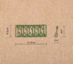 Green plastic Christmas ornament hooks with detailed 11.5x4.5cm frame and 4cm S-shape hook