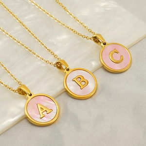 Collier Lettre Initiale Coquille Rose Ronde Mode Pendentif En Acier Inoxydable 304 Plaqué Or 18K Pour Femmes