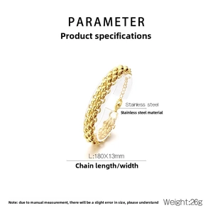 Vista dettagliata del bracciale in acciaio inossidabile placcato oro 18k con misure