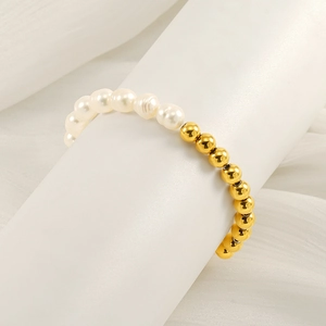French style bracelet with natural freshwater pearls and golden stainless steel beads
