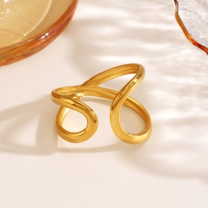 Anello aperto dorato minimalista con eleganti linee curve irregolari per le donne