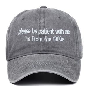 Casquette de baseball en coton gris foncé délavé avec texte brodé blanc des années 1900