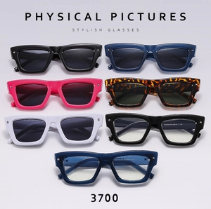 Colección de gafas de sol cuadradas retro con elegantes remaches metálicos en varios colores