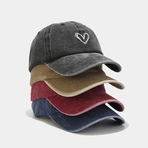 Vintage-Baseballkappen aus gewaschener Baumwolle mit Herz-Stickerei in vier Farben