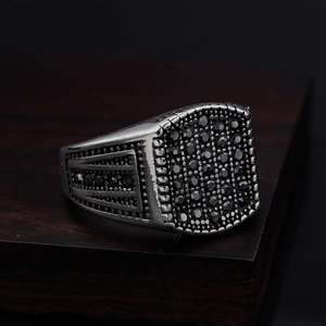 Vintage stainless steel men's ring in silver finish with pavé set black stones