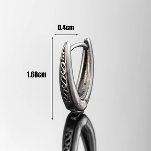 Silver V-shaped stainless steel hoop earring with vintage patterns and 1.68cm height