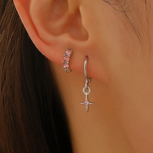Orecchini a cerchio in argento con piume e pietre di zircone rosa per unisex