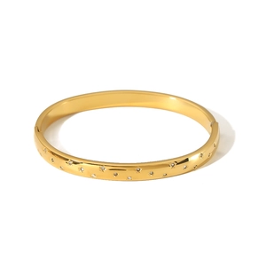Bracciale in acciaio inossidabile placcato oro 18K con zirconi e stelle incise