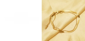 Detail der 18k vergoldeten doppellagigen Schlangenkette und Perlenkette mit Vakuumüberzug