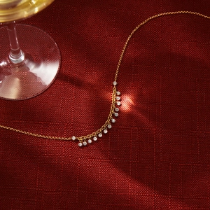Collana classica in acciaio inossidabile placcato oro 18K con ciondoli in strass