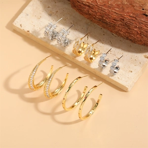 C-Shaped Leaf Heart Flower Zirconia Hoop Earrings For Women Copper Gold Plated Geometric Micro Inlaid Stud Earrings Fashion Jewelry