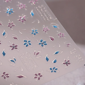 Adesivi per unghie 3D con fiori blu viola e perle, modello TL-247 in rilievo