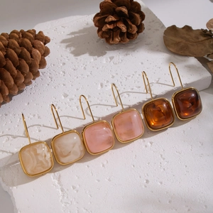 Lot de 6 paires de boucles d'oreilles carrées en résine colorée avec crochets dorés