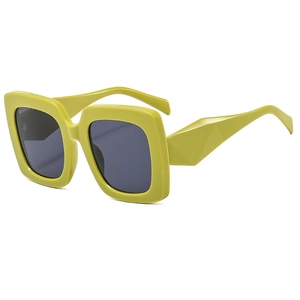 Oversized Square Sunglasses For Women Retro Fashion Geometric Temple UV400 Protection PC Frame AC Lens Shades