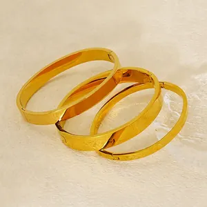 Minimalist Smooth Stainless Steel Bangle 18K Gold Plated Hinged Oval Cuff Bracelet For Women High End Jewelry