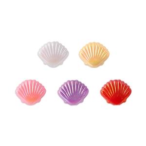 Dettaglio di perline di conchiglia colorate in ABS per creazione gioielli fai da te